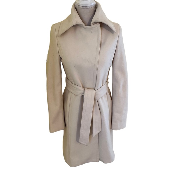 United Colors Of Benetton Jackets & Blazers - United Colors of Benetton Cream Wool Blend Trench Style Coat 38(2)